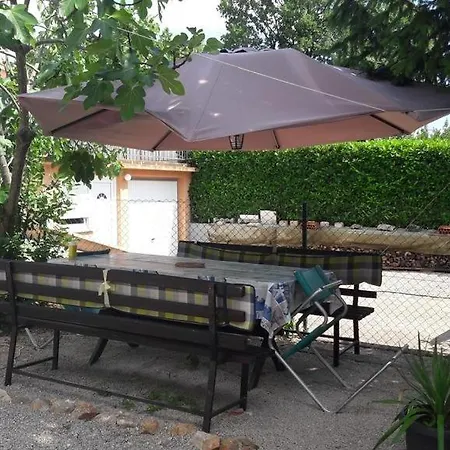 4693-1 For Max. 6 Pers. In