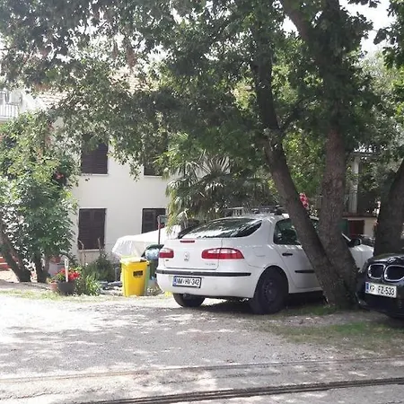 4693-1 For Max. 6 Pers. In 公寓 马林斯卡