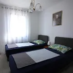 Apartment 4693-1 For Max. 6 Pers. In
